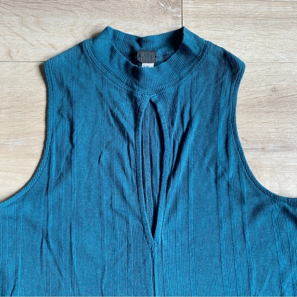 Free People tank rib knit Faye style keyhole front - Picture 4 of 6